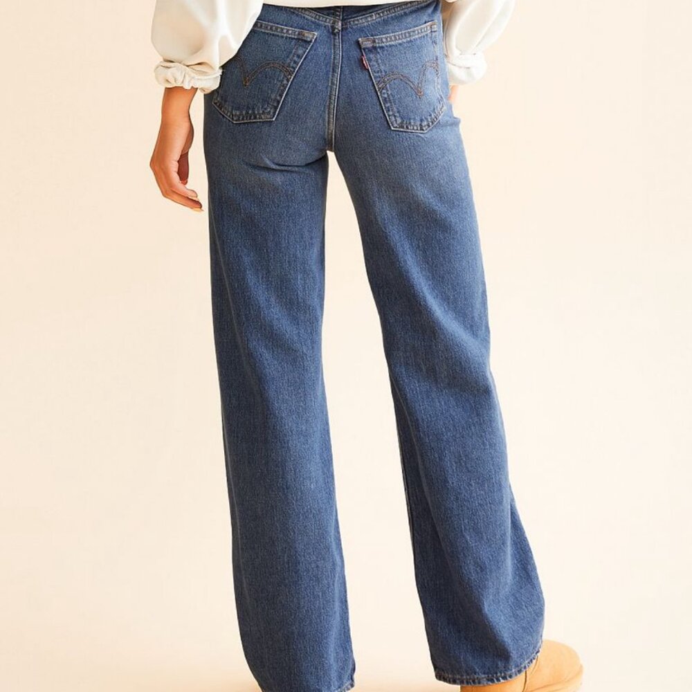 Brand New W/O Tags Women Levi's Jeans - Picture 3 of 7